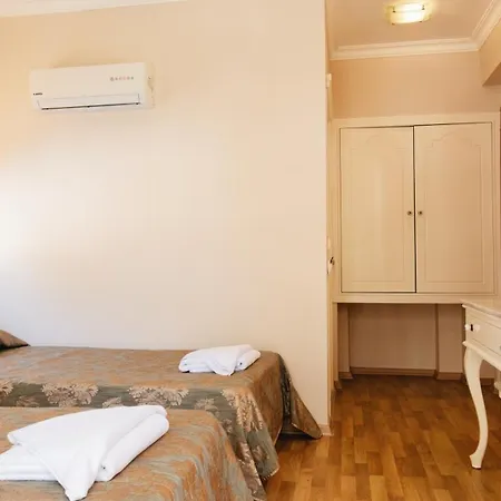 Del Mare Hotel *