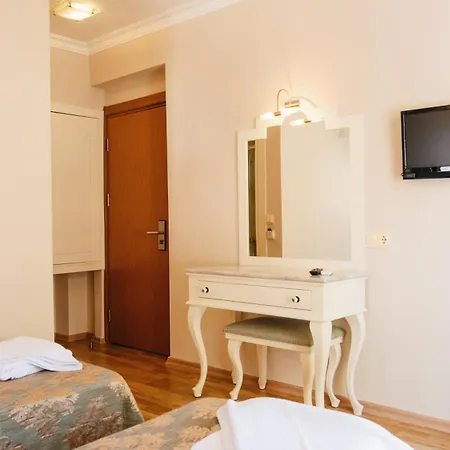 Del Mare Hotel *