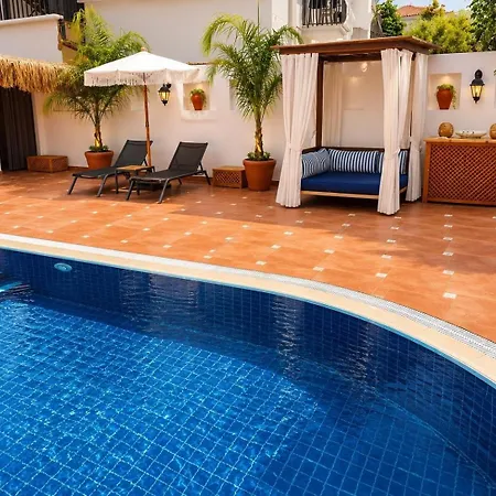 Del Mare Hotel *