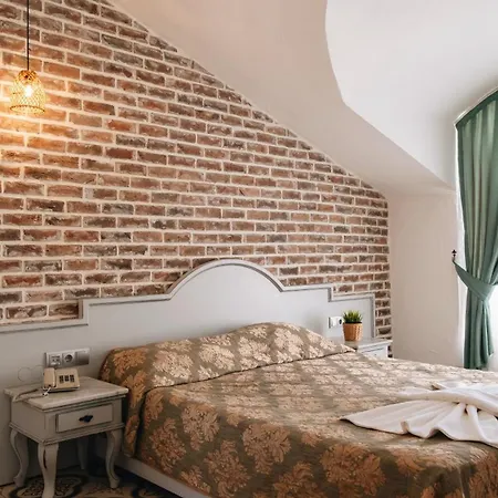 Del Mare Hotel *